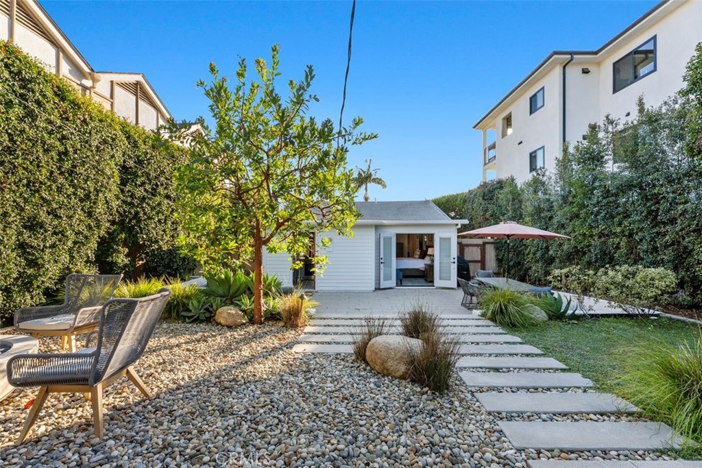 Laguna Beach, California, 92651, United States, 2 Bedrooms Bedrooms, ,1 BathroomBathrooms,Residential,For Sale,2000928