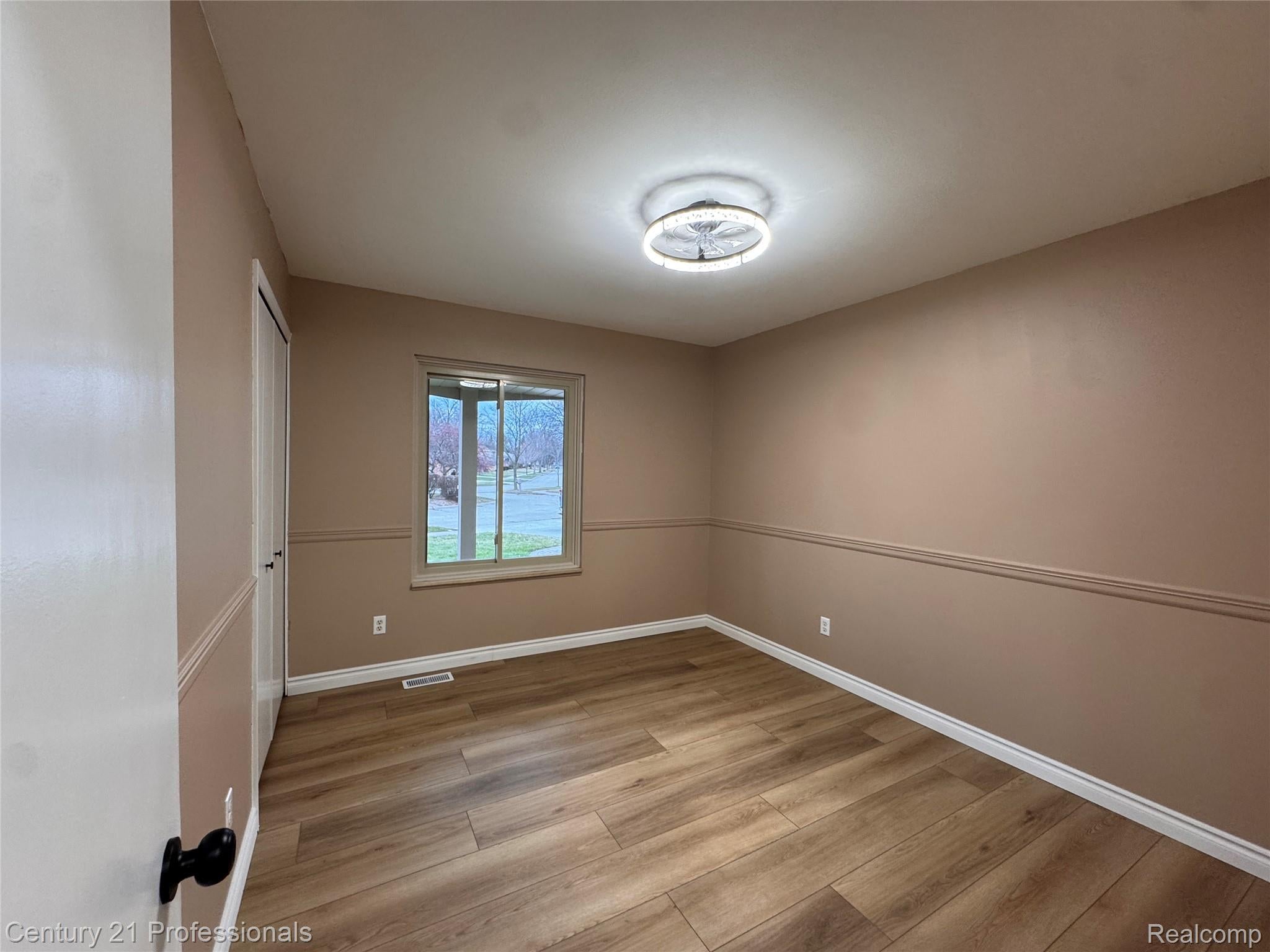 Troy, Michigan, 48085, United States, 4 Bedrooms Bedrooms, ,3 BathroomsBathrooms,Residential,For Sale,2009052