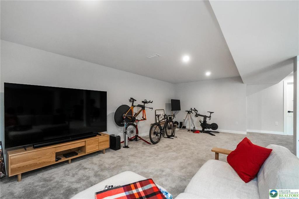 Catasauqua, Pennsylvania, 18032, United States, 5 Bedrooms Bedrooms, ,5 BathroomsBathrooms,Residential,For Sale,2008861