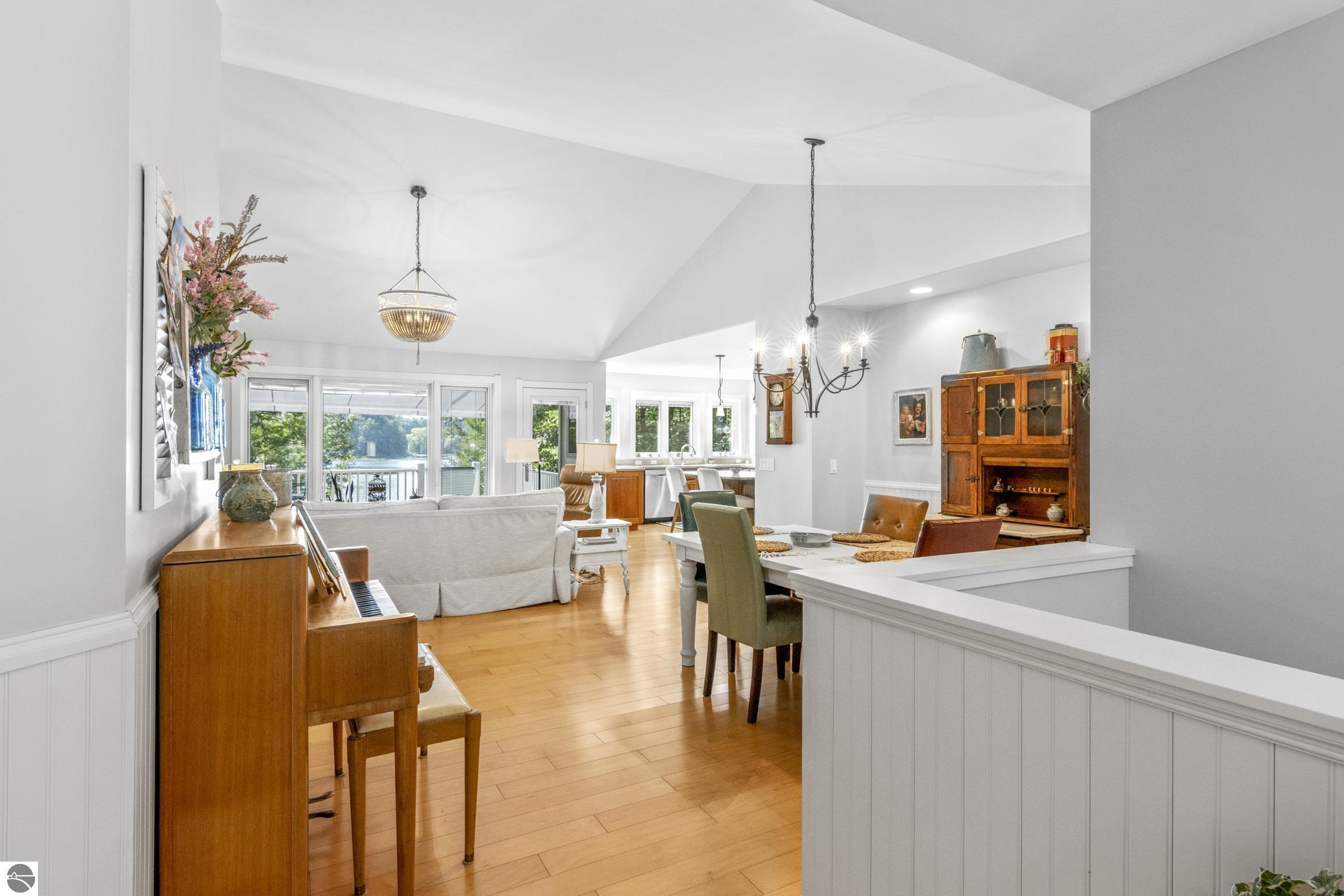 Traverse City, Michigan, 49696, United States, 4 Bedrooms Bedrooms, ,2 BathroomsBathrooms,Residential,For Sale,1975308