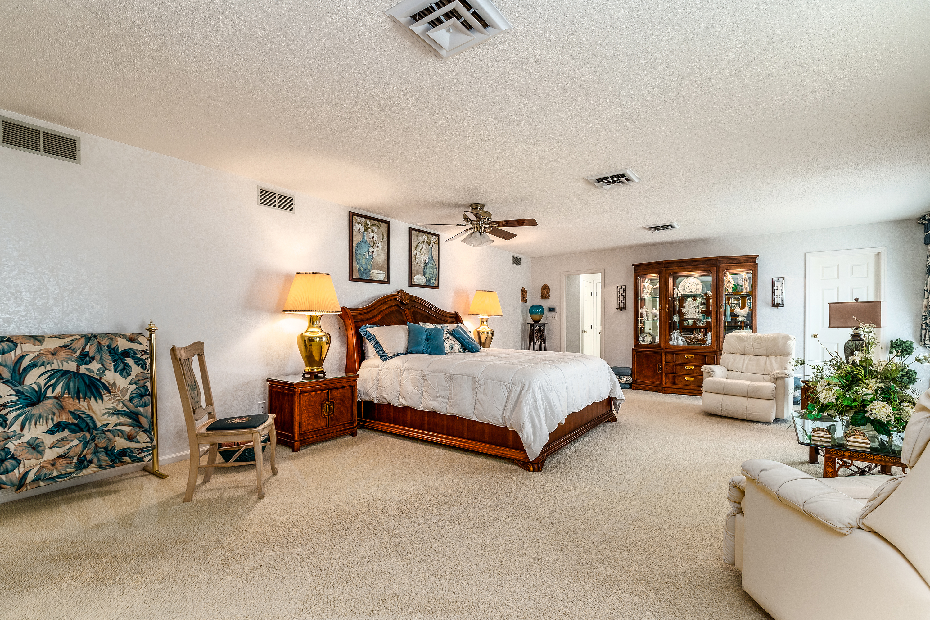 Marion, Illinois, 62959, United States, 7 Bedrooms Bedrooms, ,7 BathroomsBathrooms,Residential,For Sale,1979062