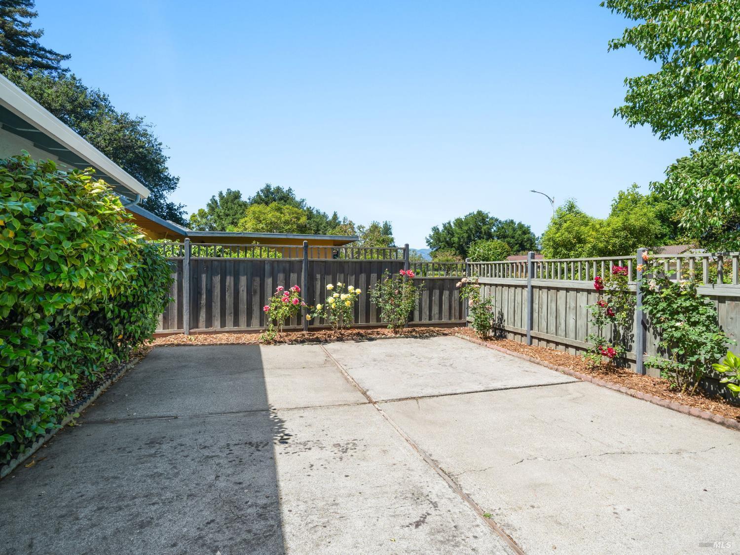 Sonoma, California, 95476, United States, 2 Bedrooms Bedrooms, ,2 BathroomsBathrooms,Residential,For Sale,1837248