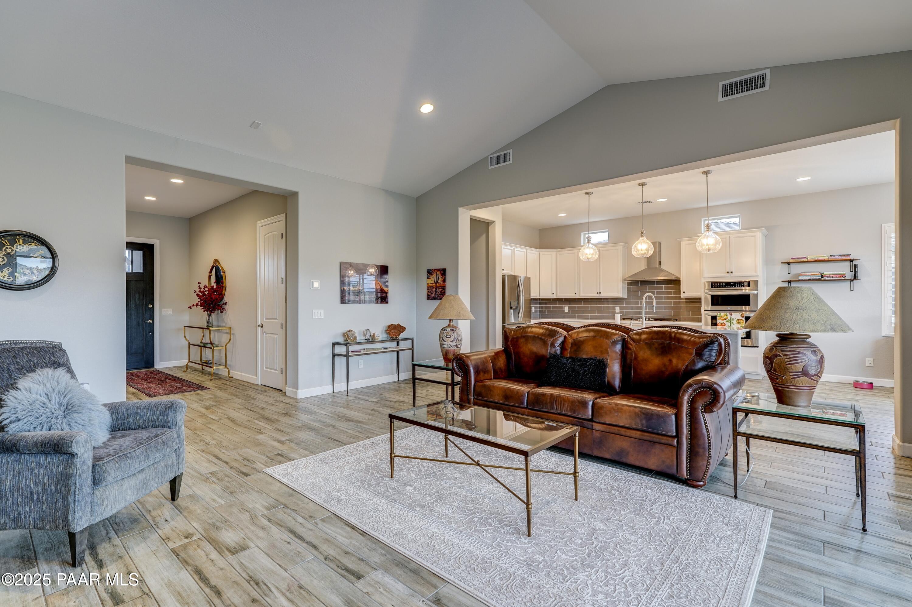 Prescott, Arizona, 86301, United States, 3 Bedrooms Bedrooms, ,3 BathroomsBathrooms,Residential,For Sale,1960524