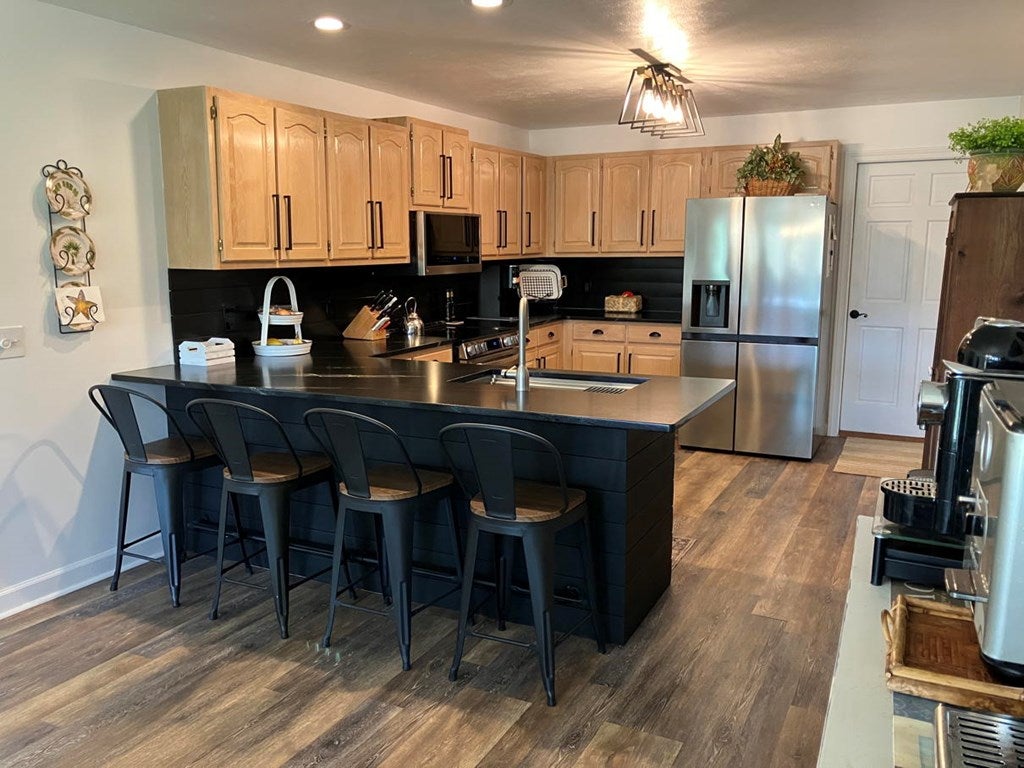 Hiawassee, Georgia, 30546, United States, 3 Bedrooms Bedrooms, ,2 BathroomsBathrooms,Residential,For Sale,1761717