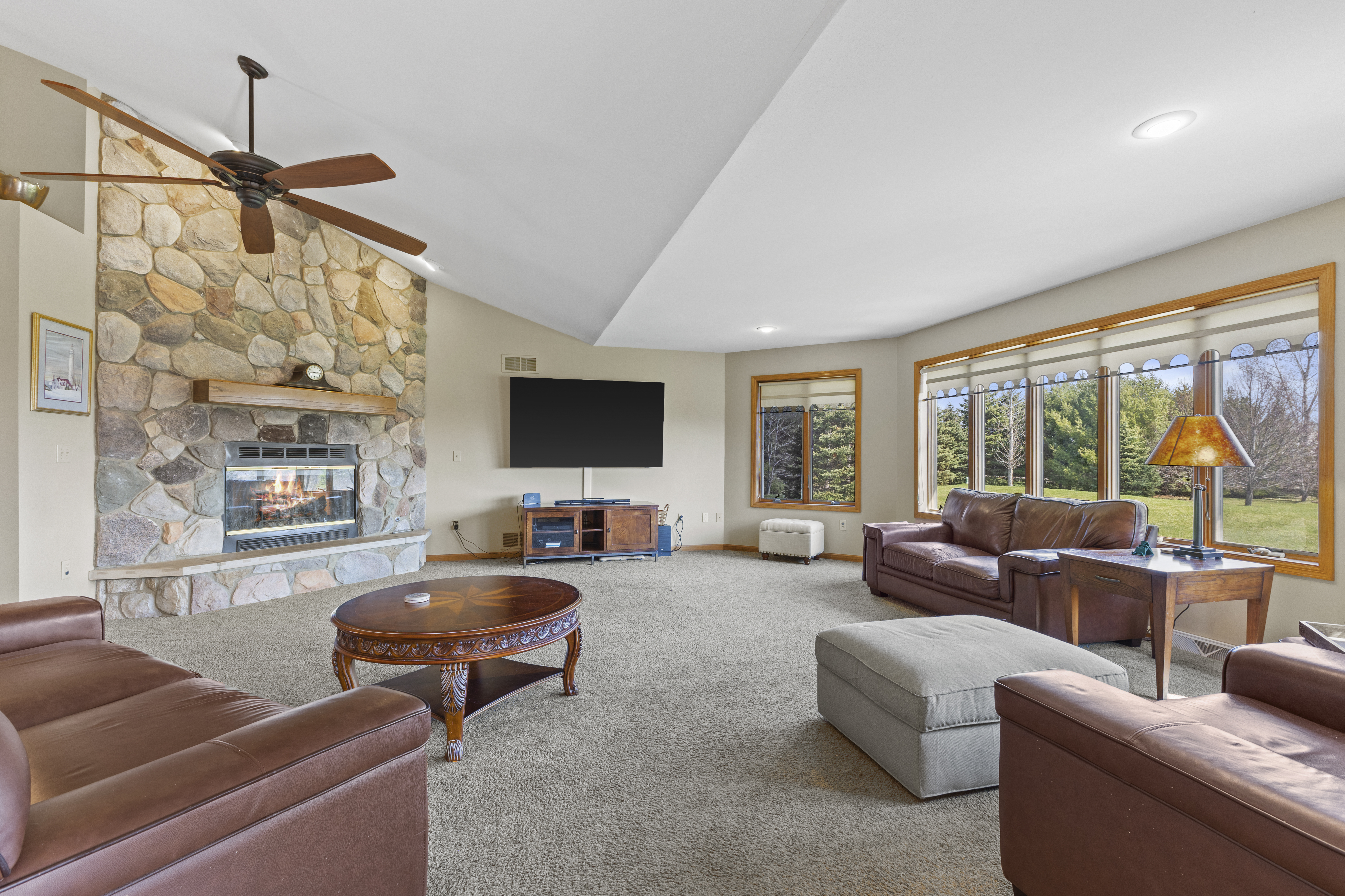  tranquil 3-acre homestead in union  grove - 物件實景