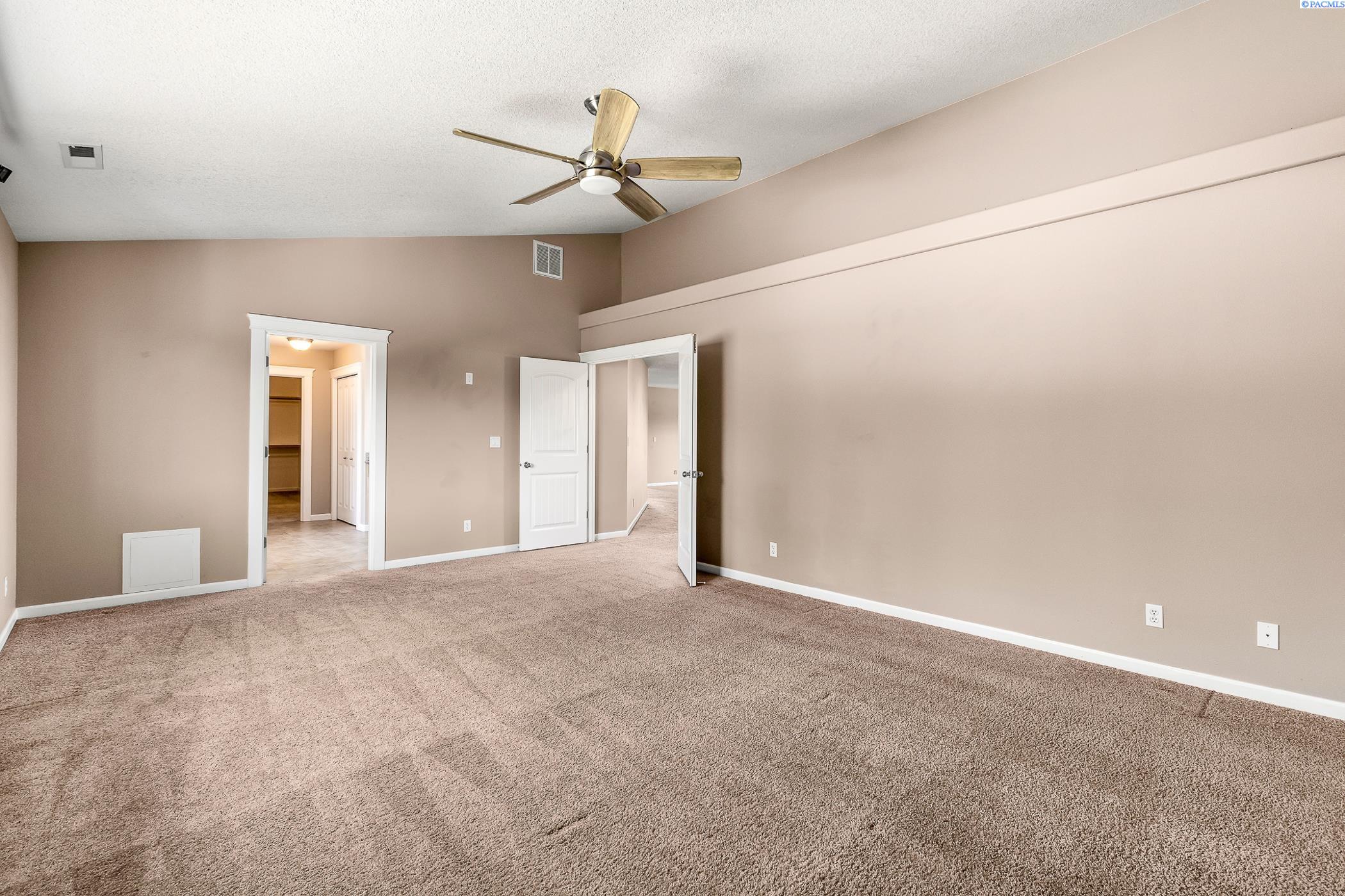 Richland, Washington, 99354, United States, 5 Bedrooms Bedrooms, ,2 BathroomsBathrooms,Residential,For Sale,1925310