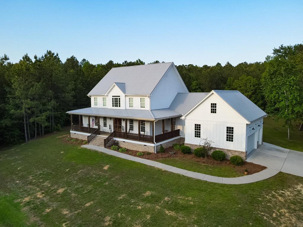 CHATSWORTH, Georgia, 30705, United States, 3 Bedrooms Bedrooms, ,4 BathroomsBathrooms,Residential,For Sale,1885326