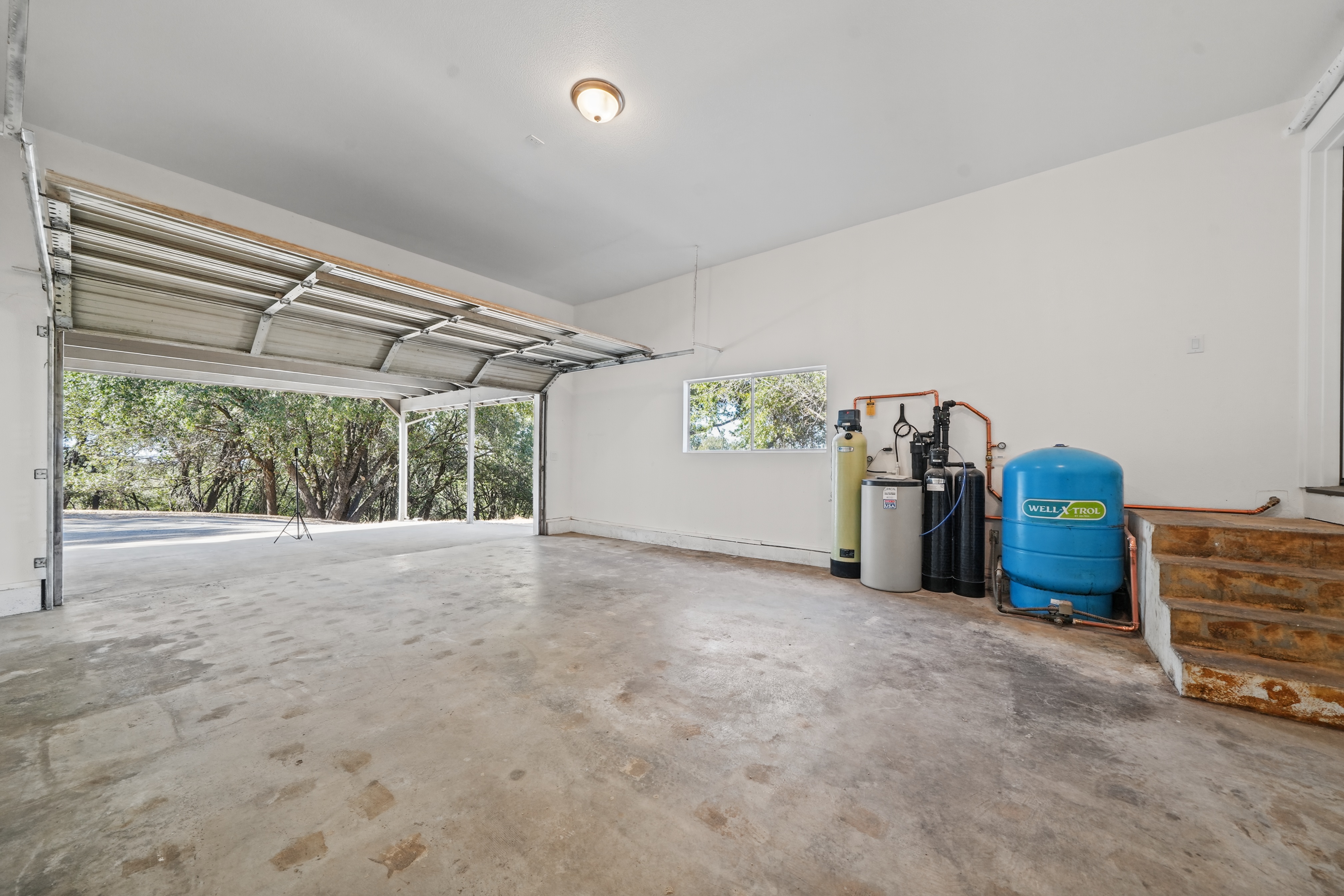  Single Story Living with Views + Privacy - 物件實景