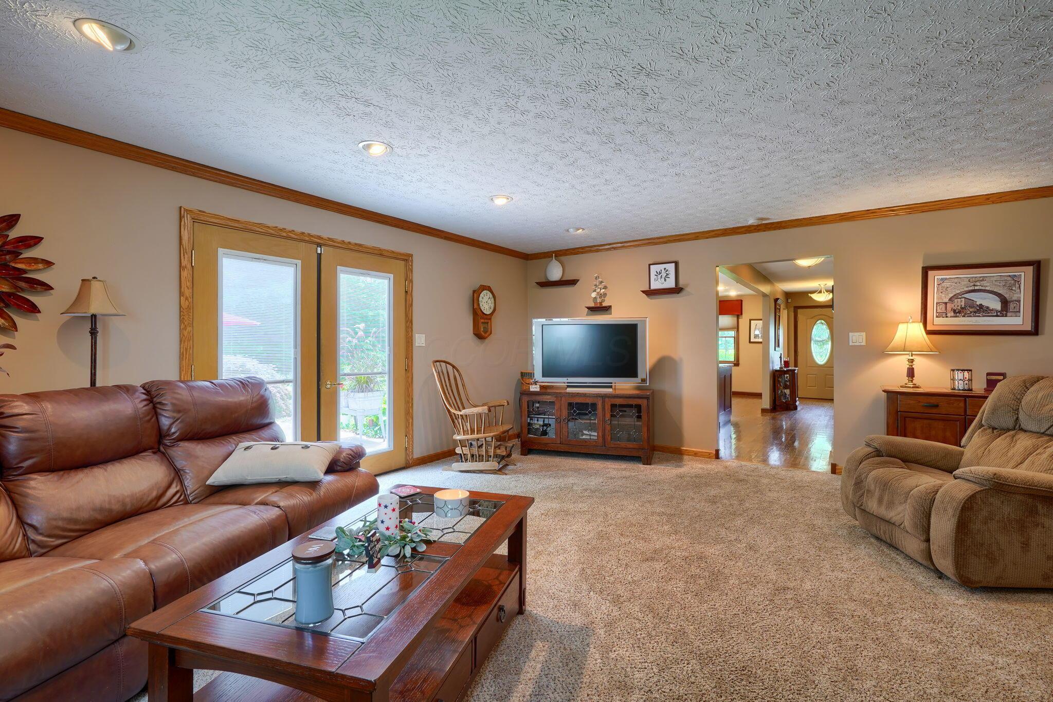 Circleville, Ohio, 43113, United States, 3 Bedrooms Bedrooms, ,3 BathroomsBathrooms,Residential,For Sale,1892160