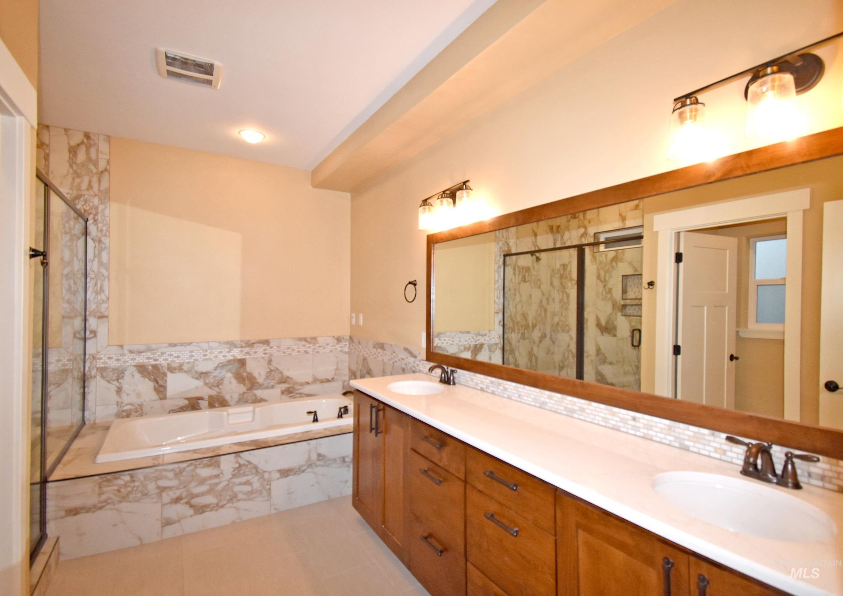 Lewiston, Idaho, 83501, United States, 4 Bedrooms Bedrooms, ,3 BathroomsBathrooms,Residential,For Sale,1986093