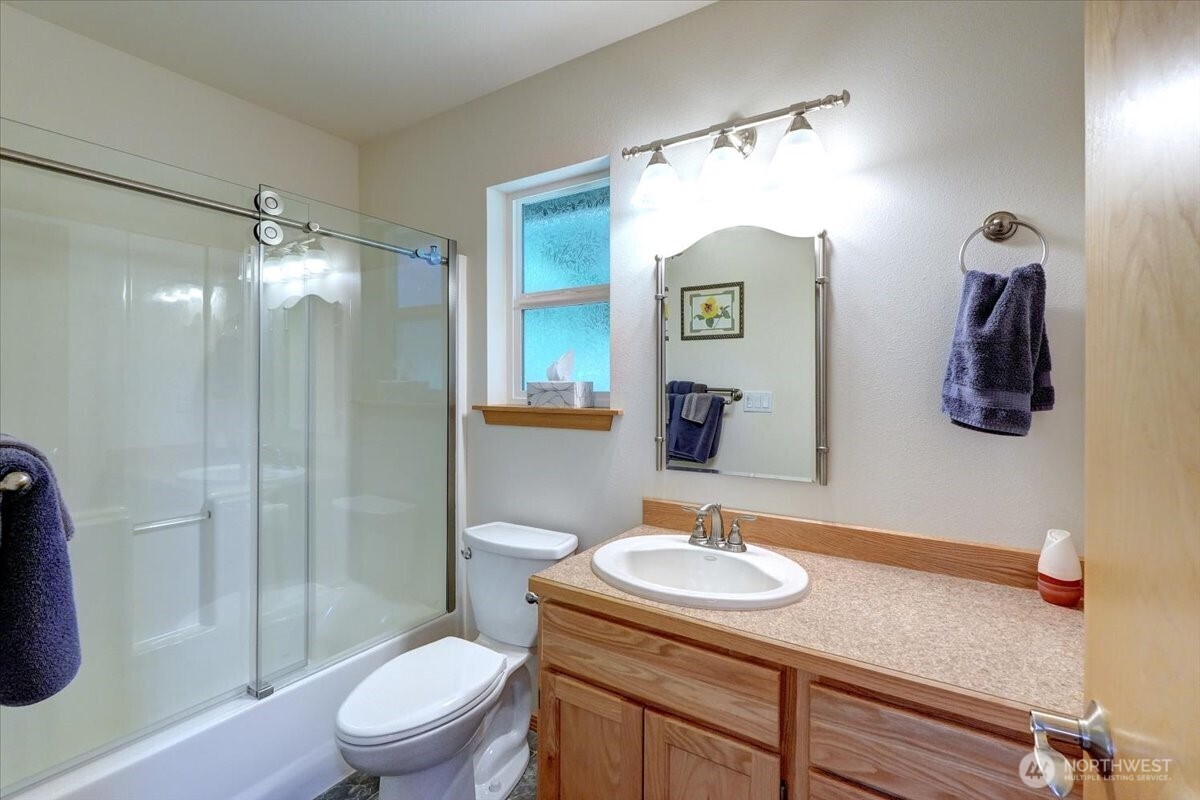 Port Orchard, Washington, 98367, United States, 3 Bedrooms Bedrooms, ,2 BathroomsBathrooms,Residential,For Sale,1828353