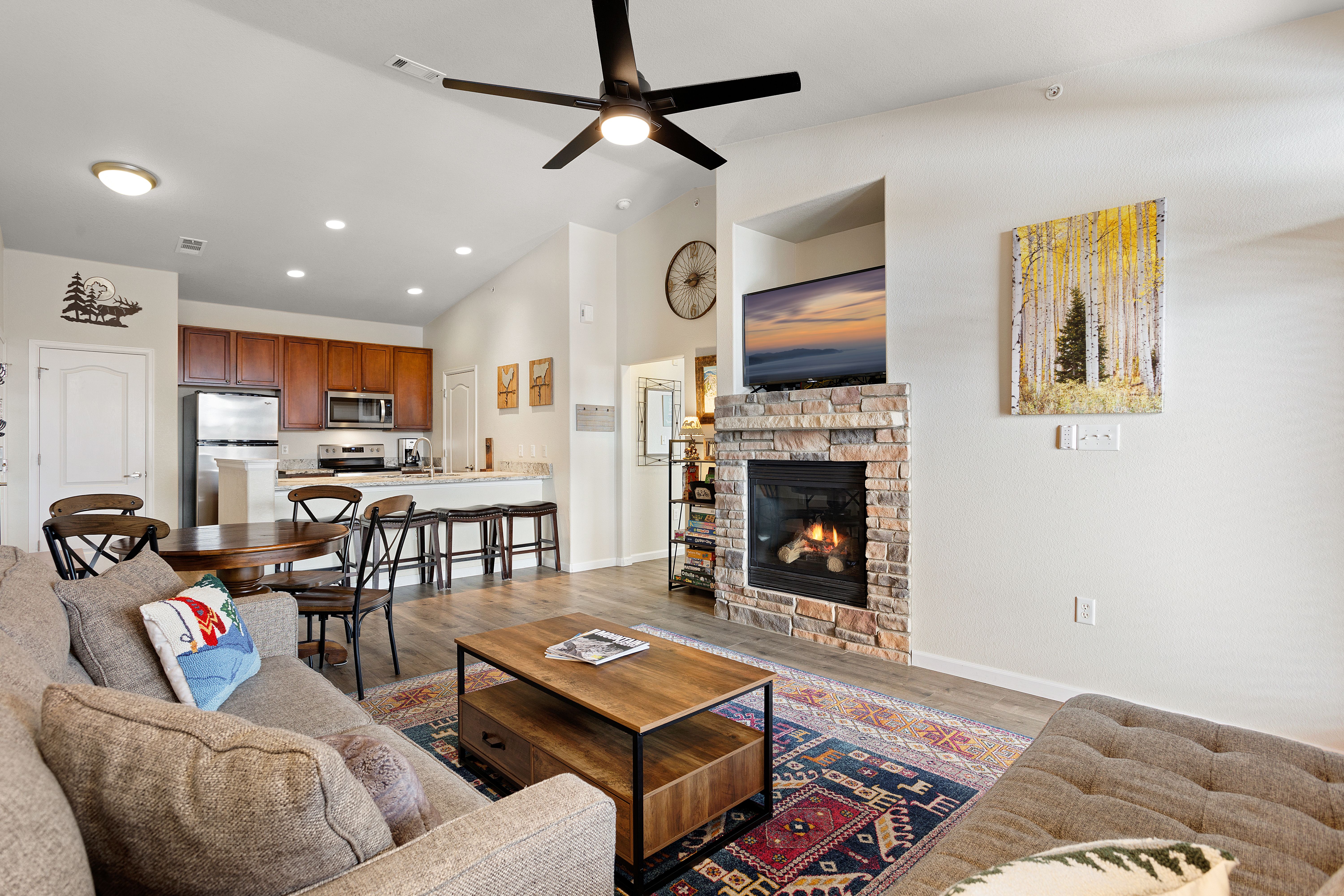  Desirable Top Floor Mountain Getaway In Aspen Meadows - 物件實景