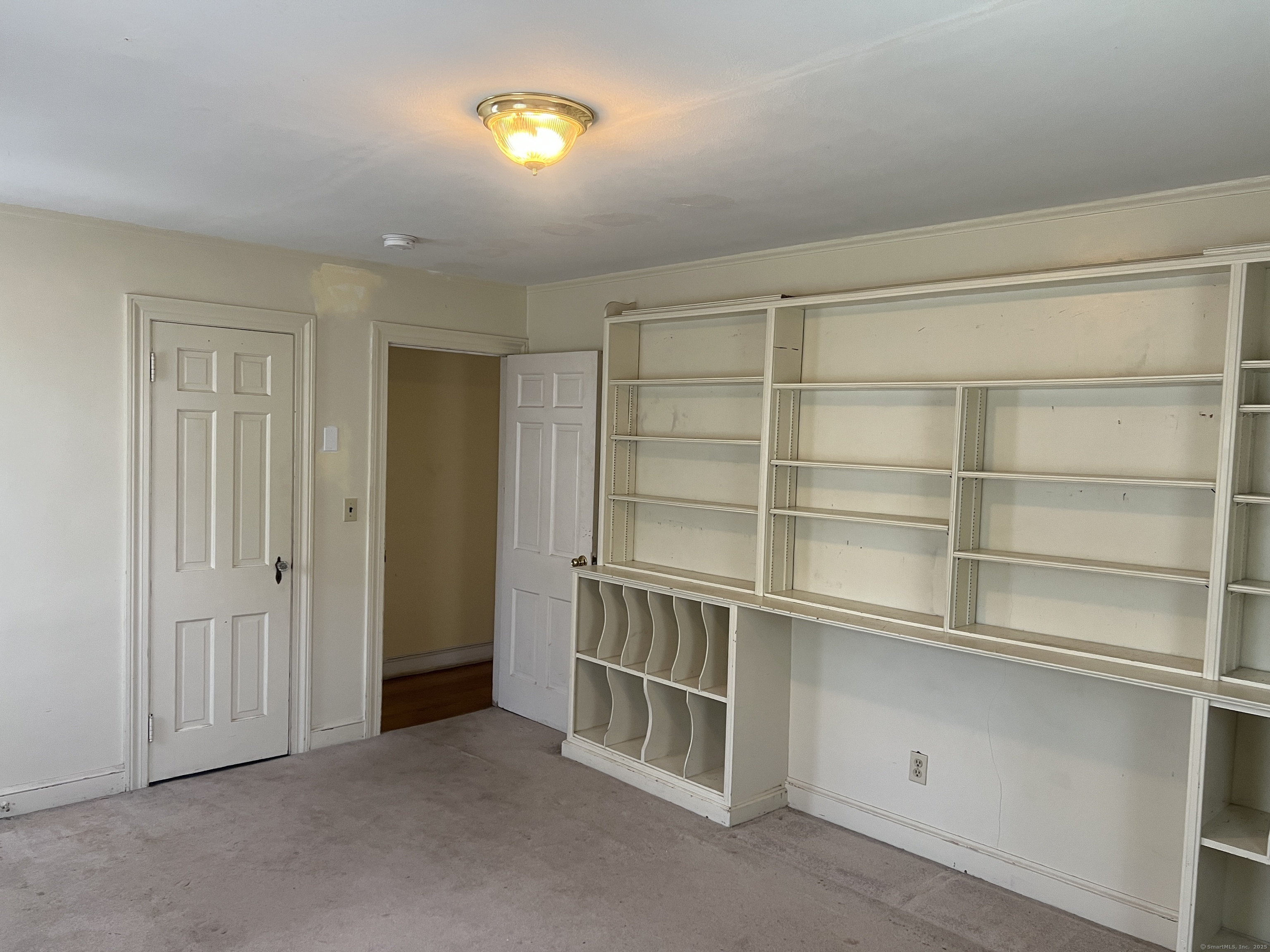 New Haven, Connecticut, 06511, United States, 5 Bedrooms Bedrooms, ,3 BathroomsBathrooms,Residential,For Sale,1826749