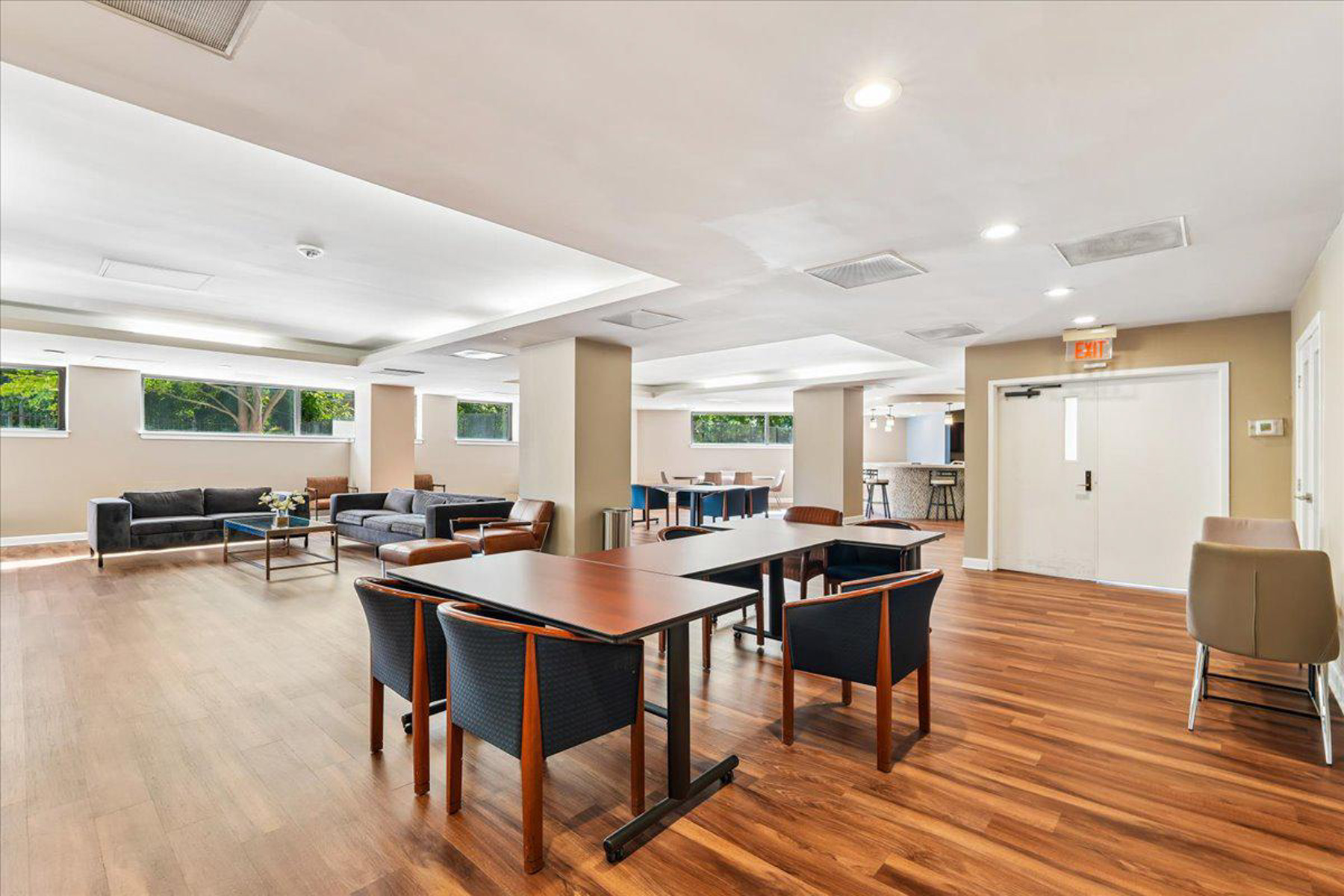  2111 Wisconsin Avenue NW, Washington, DC, 20007 - 物件實景
