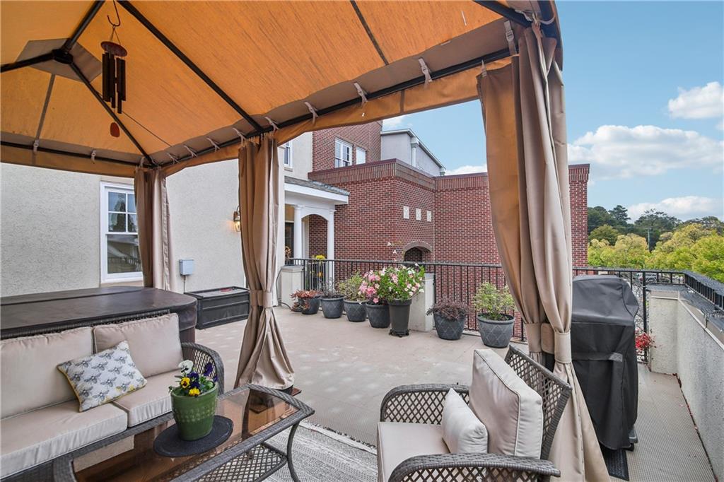 Suwanee, Georgia, 30024, United States, 3 Bedrooms Bedrooms, ,3 BathroomsBathrooms,Residential,For Sale,1879501