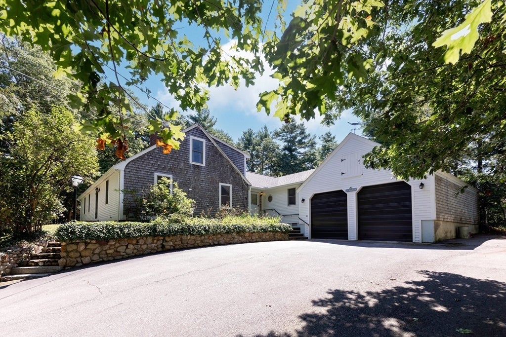 Carver, Massachusetts, 02330, United States, 3 Bedrooms Bedrooms, ,3 BathroomsBathrooms,Residential,For Sale,1929096