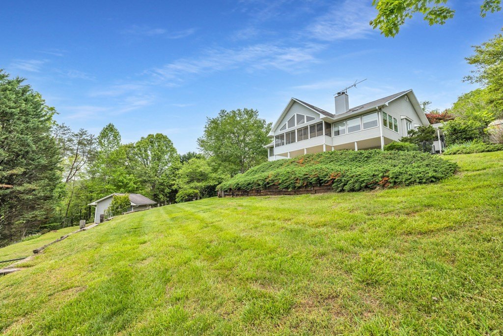 Hayesville, North Carolina, 28904, United States, 3 Bedrooms Bedrooms, ,4 BathroomsBathrooms,Residential,For Sale,1934980