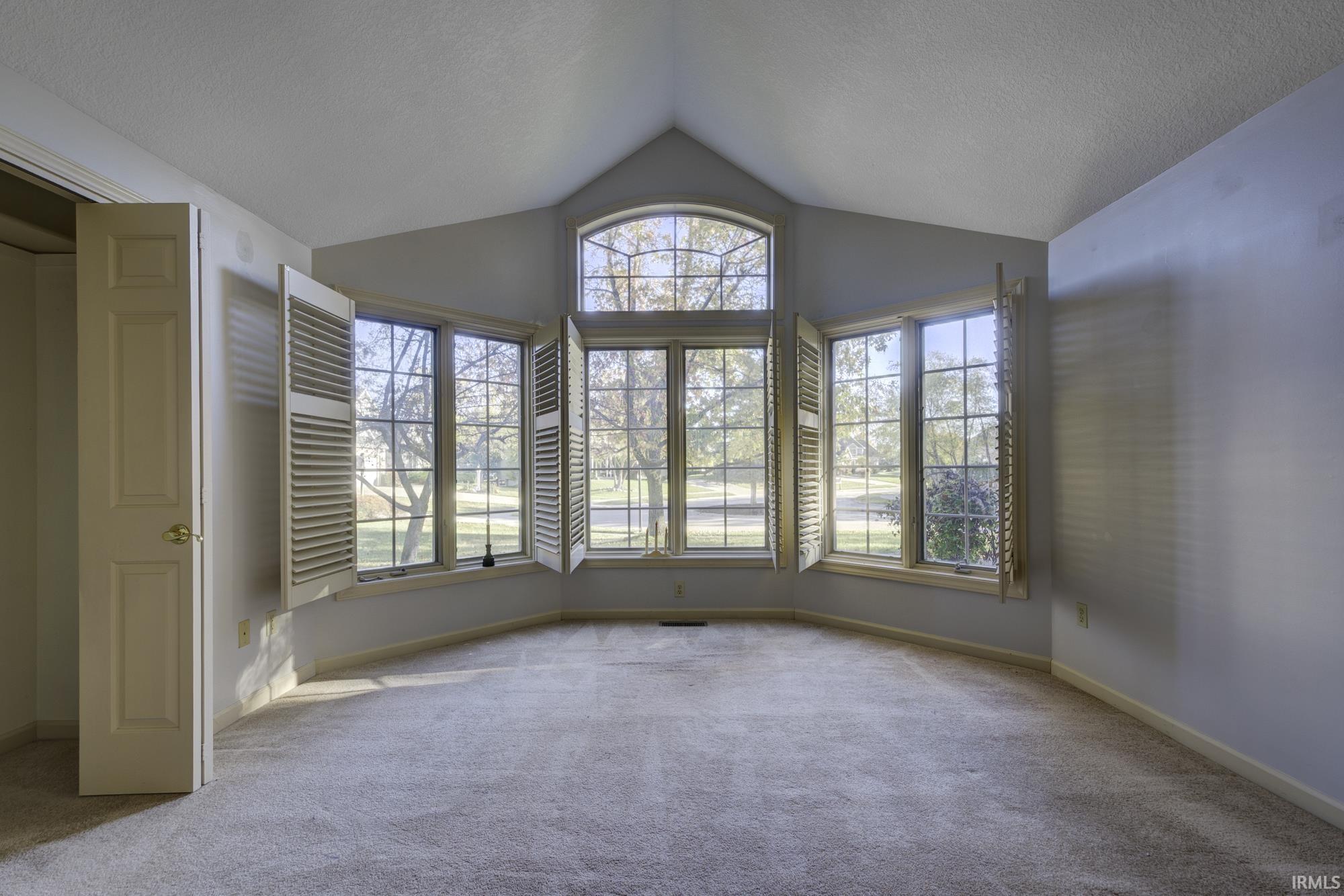 Fort Wayne, Indiana, 46845-2201, United States, 3 Bedrooms Bedrooms, ,4 BathroomsBathrooms,Residential,For Sale,1981888