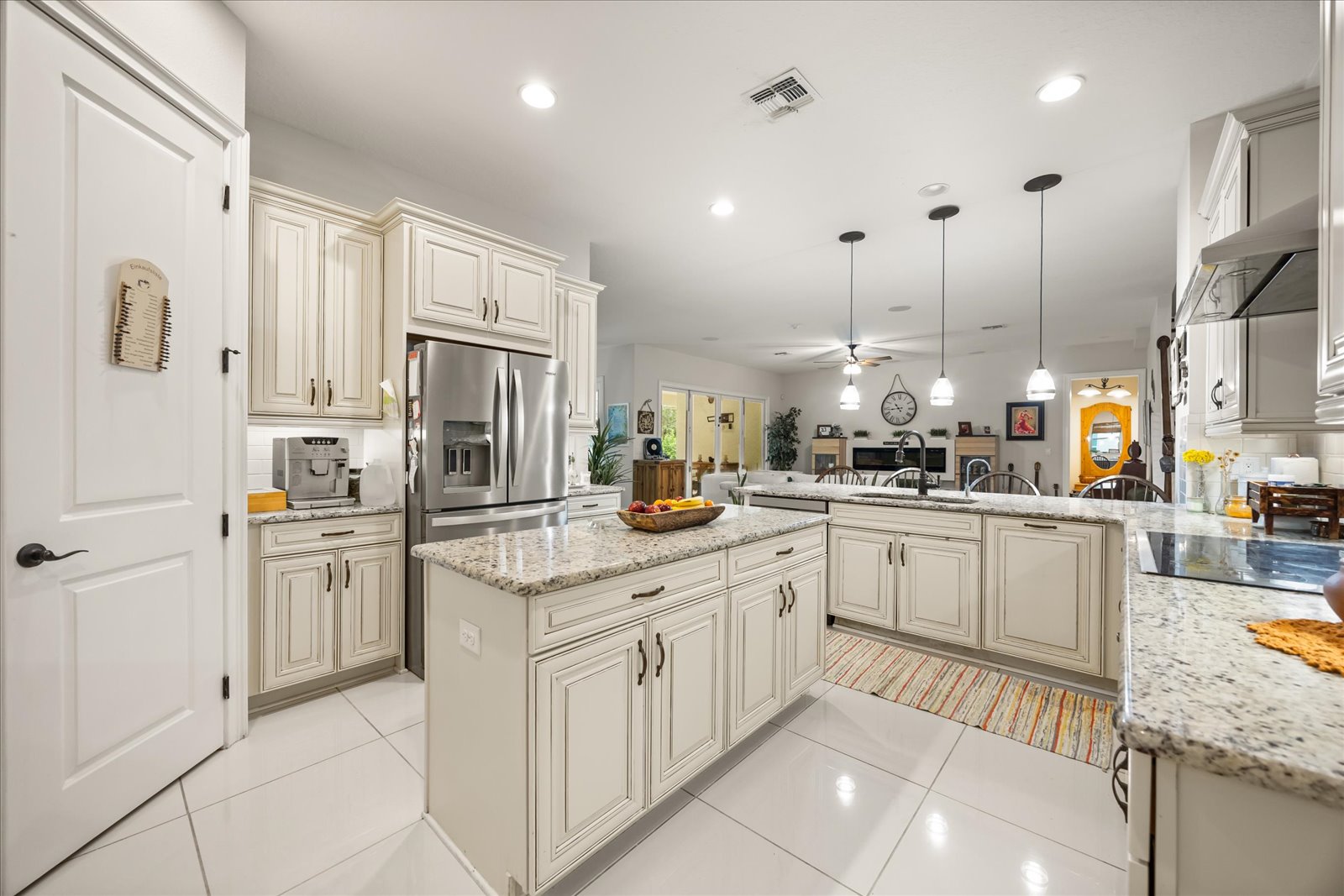 Orlando, Florida, 32836, United States, 6 Bedrooms Bedrooms, ,4 BathroomsBathrooms,Residential,For Sale,1943887