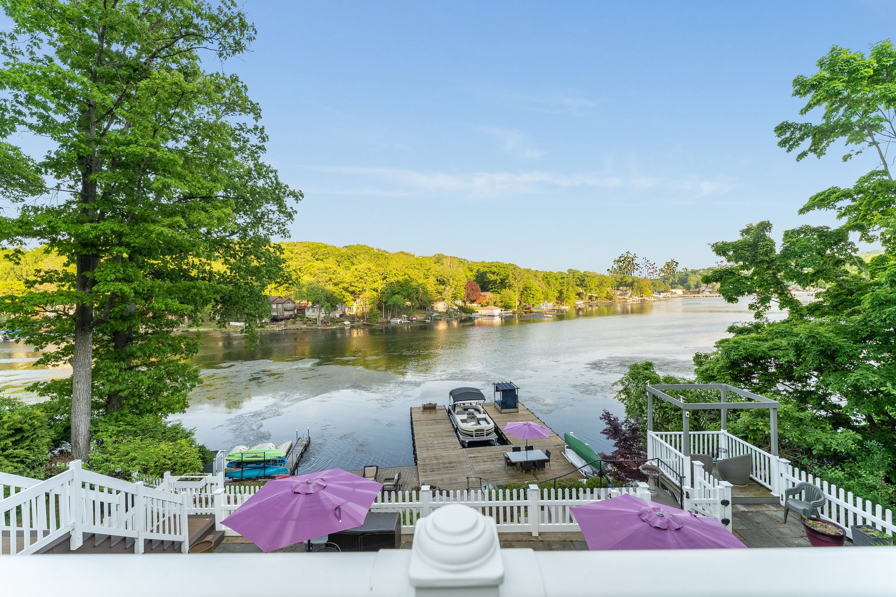  Perfect Combination of Comfort Charm and a Waterfront Lifestyle - 物件實景