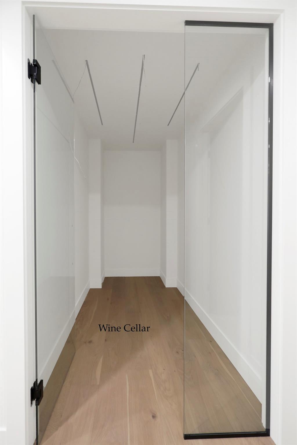 KELOWNA, British Columbia, V1W 0C4, CA, 5 Bedrooms Bedrooms, ,4 BathroomsBathrooms,Residential,For Sale,1960562