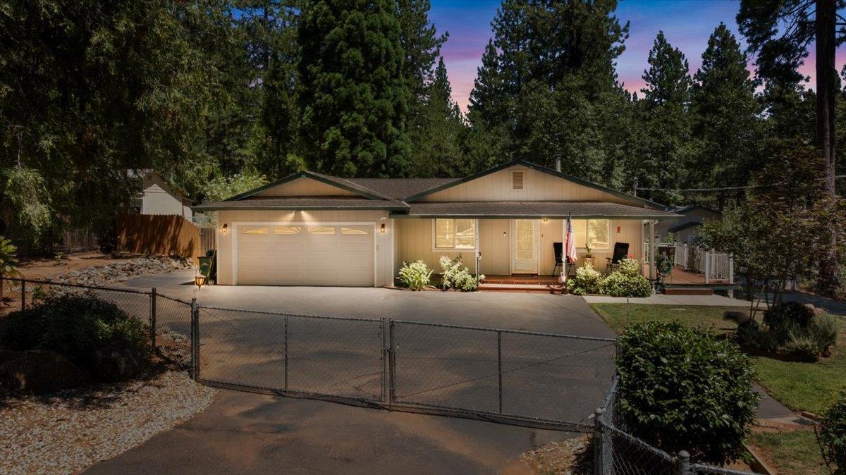 Grass Valley, California, 95949, United States, 3 Bedrooms Bedrooms, ,3 BathroomsBathrooms,Residential,For Sale,1928766