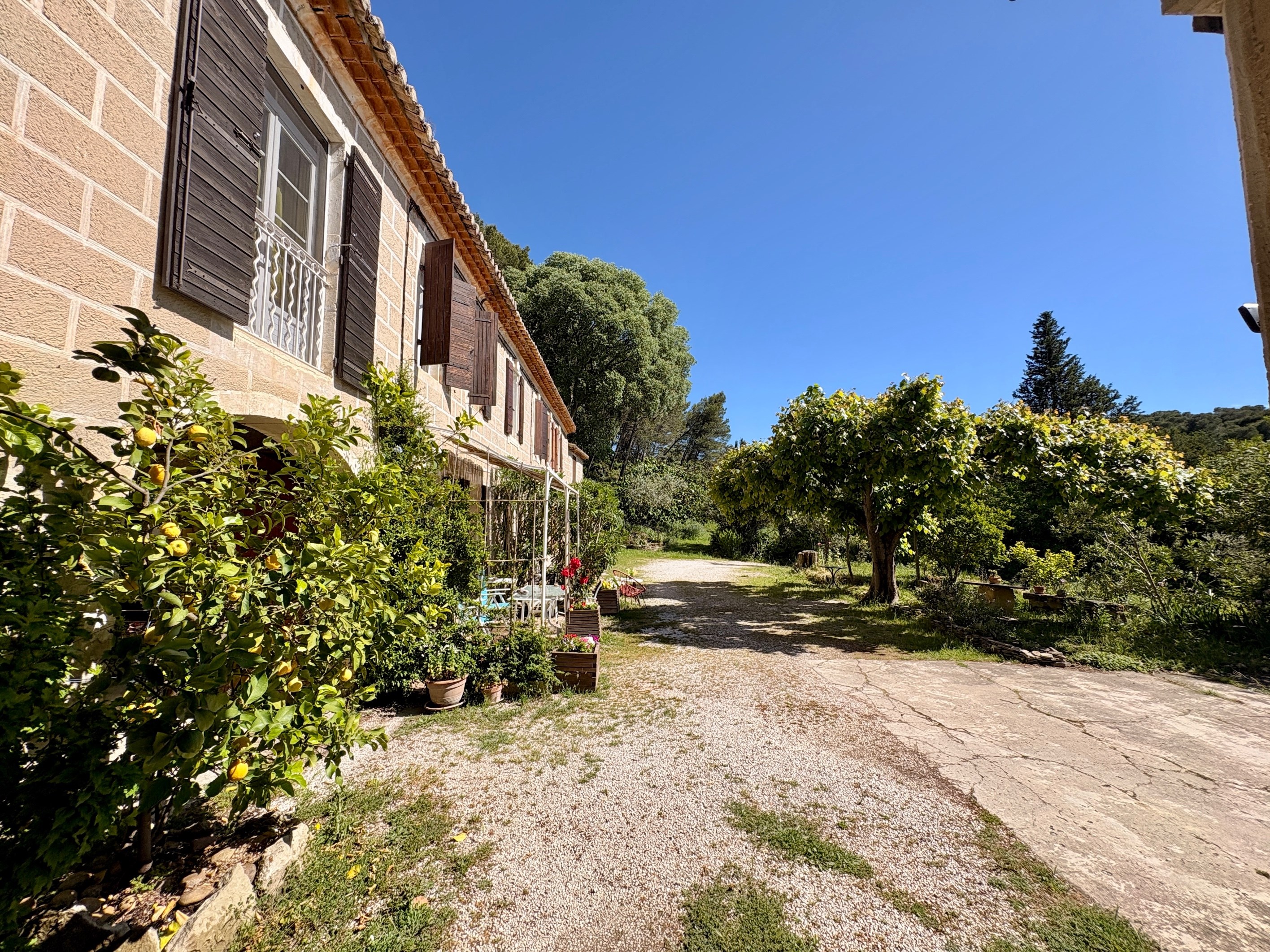 Authentic family farmhouse set in the heart of a private estate of more than 3 … - 物件實景