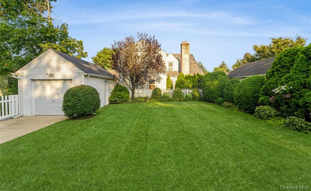 Floral Park, New York, 11001, United States, 3 Bedrooms Bedrooms, ,2 BathroomsBathrooms,Residential,For Sale,1928051