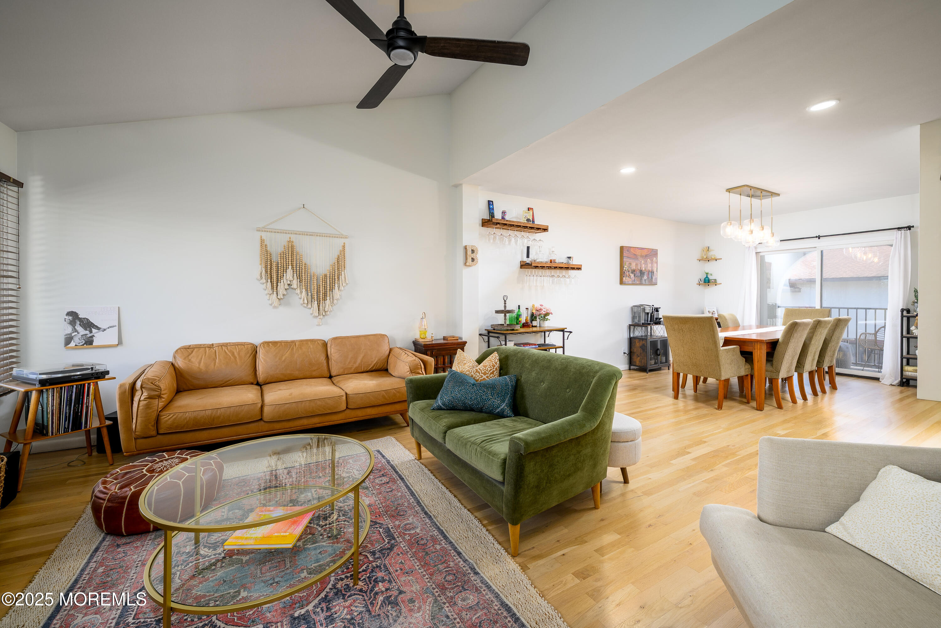 Red Bank, New Jersey, 07701, United States, 2 Bedrooms Bedrooms, ,3 BathroomsBathrooms,Residential,For Sale,1970602