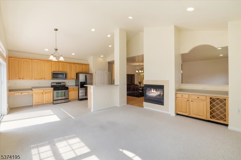 Franklin Twp., New Jersey, 08873, United States, 3 Bedrooms Bedrooms, ,2 BathroomsBathrooms,Residential,For Sale,1908431
