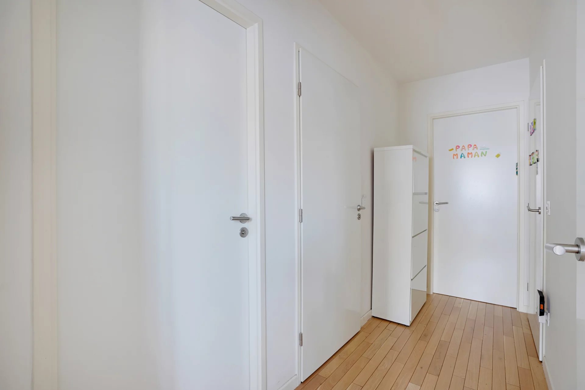 Boulogne-Billancourt, Île-de-France, 92100, FR, 2 Bedrooms Bedrooms, ,1 BathroomBathrooms,Residential,For Sale,1697128