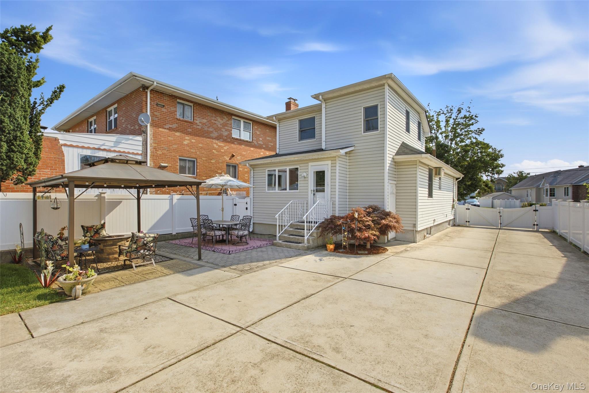  194 Willis Avenue, Floral Park, NY, 11001 - 物件實景