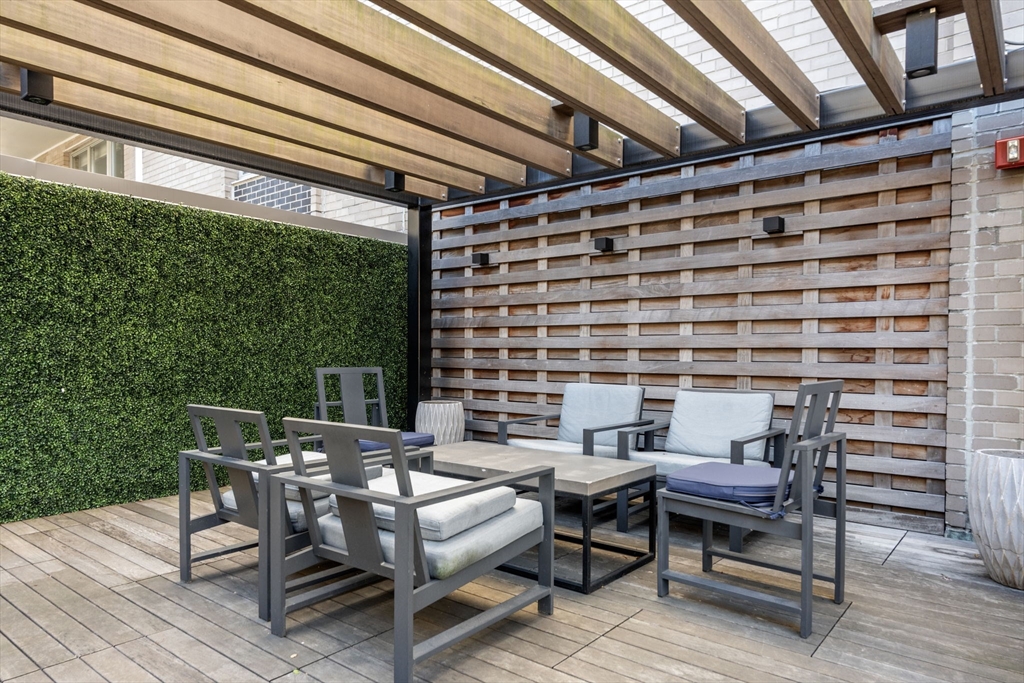 Boston, Massachusetts, 02111, United States, 1 Bedroom Bedrooms, ,1 BathroomBathrooms,Residential,For Sale,1991032