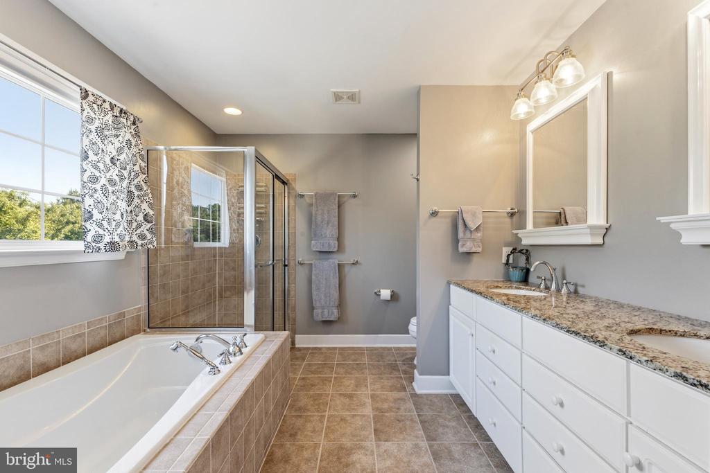 Leesburg, Virginia, 20175, United States, 3 Bedrooms Bedrooms, ,4 BathroomsBathrooms,Residential,For Sale,2049471