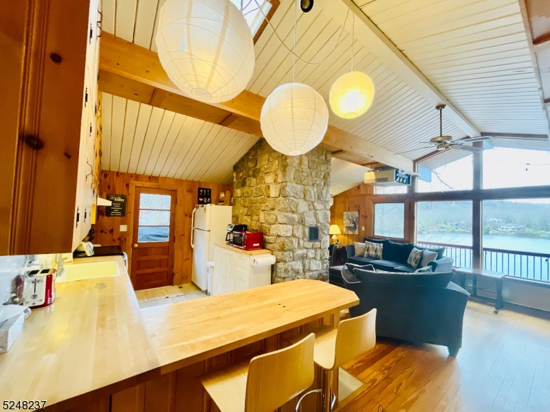 Vernon, New Jersey, 07422, United States, 3 Bedrooms Bedrooms, ,2 BathroomsBathrooms,Residential,For Sale,1851116