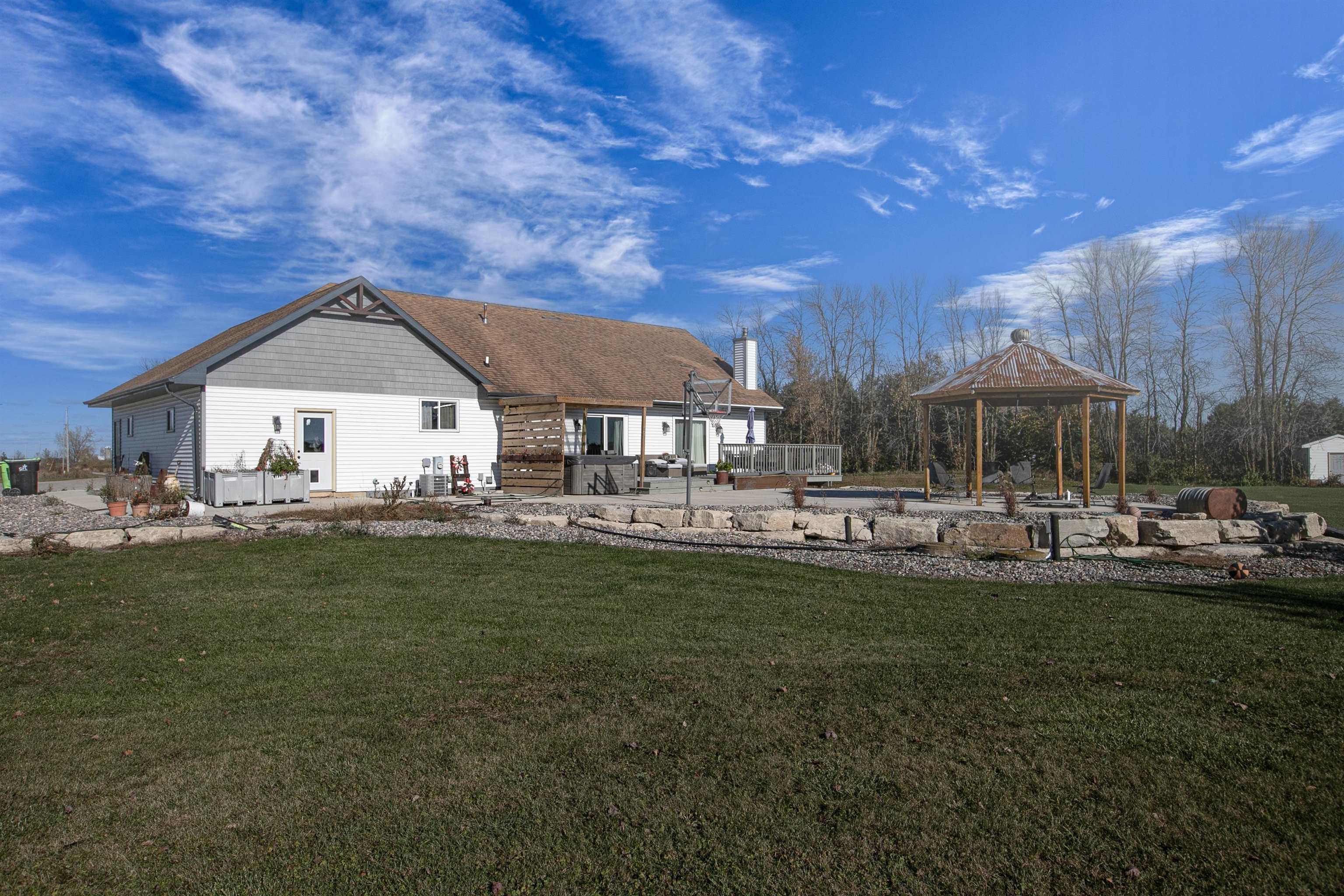 Pulaski, Wisconsin, 54162, United States, 3 Bedrooms Bedrooms, ,3 BathroomsBathrooms,Residential,For Sale,1975627