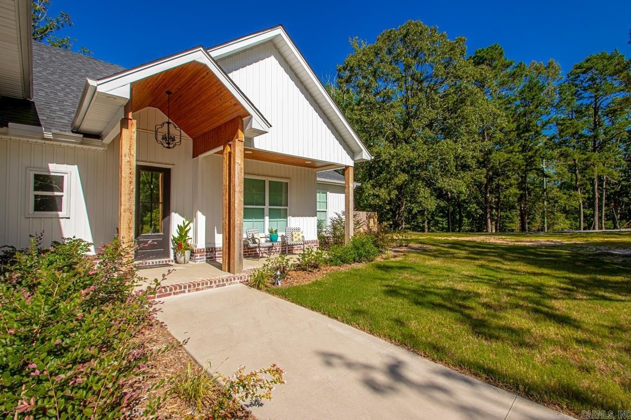Benton, Arkansas, 72019, United States, 4 Bedrooms Bedrooms, ,3 BathroomsBathrooms,Residential,For Sale,1929147