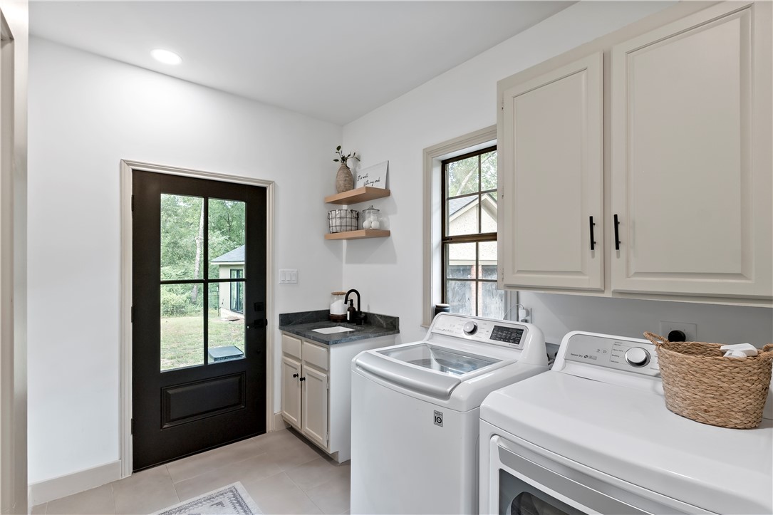 College Station, Texas, 77845, United States, 4 Bedrooms Bedrooms, ,5 BathroomsBathrooms,Residential,For Sale,1932091