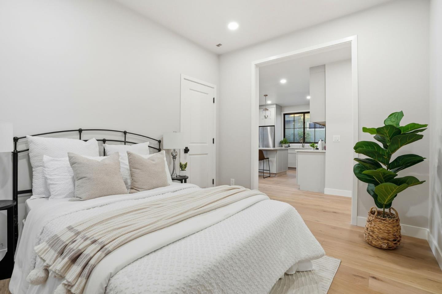 San Carlos, California, 94070, United States, 4 Bedrooms Bedrooms, ,4 BathroomsBathrooms,Residential,For Sale,1989305