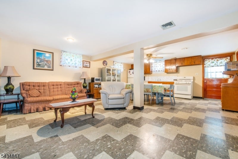 Woodland Park, New Jersey, 07424, United States, 3 Bedrooms Bedrooms, ,3 BathroomsBathrooms,Residential,For Sale,2048674