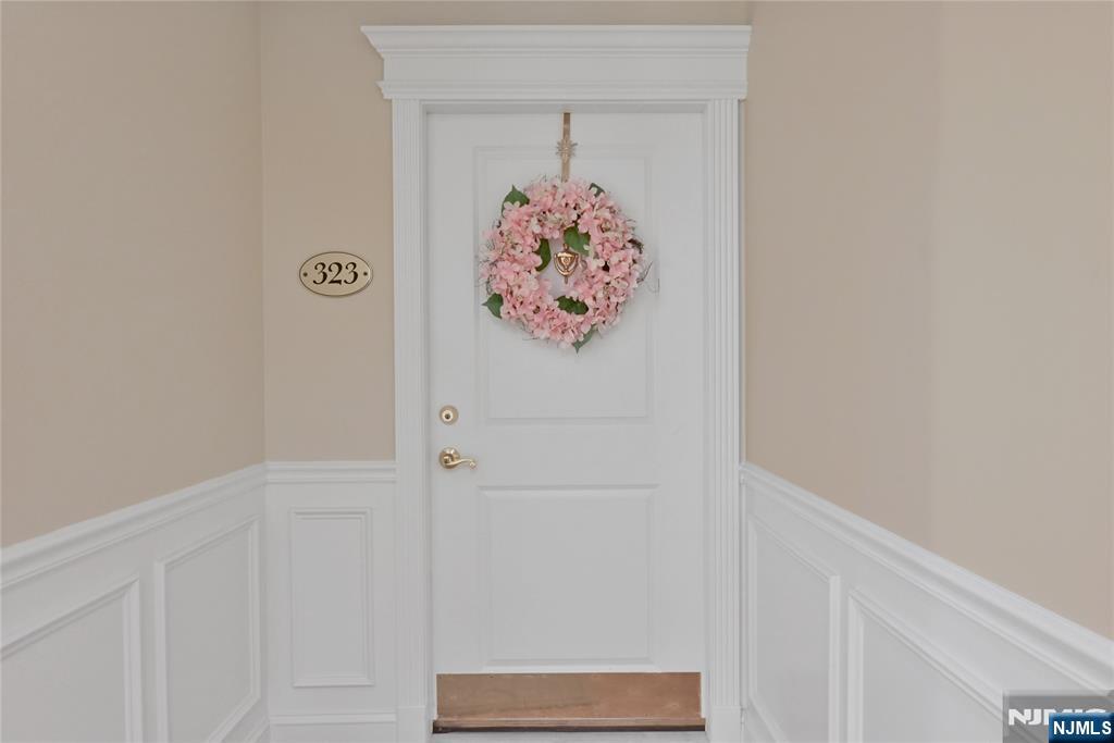 Rochelle Park, New Jersey, 07662, United States, 2 Bedrooms Bedrooms, ,3 BathroomsBathrooms,Residential,For Sale,1906079