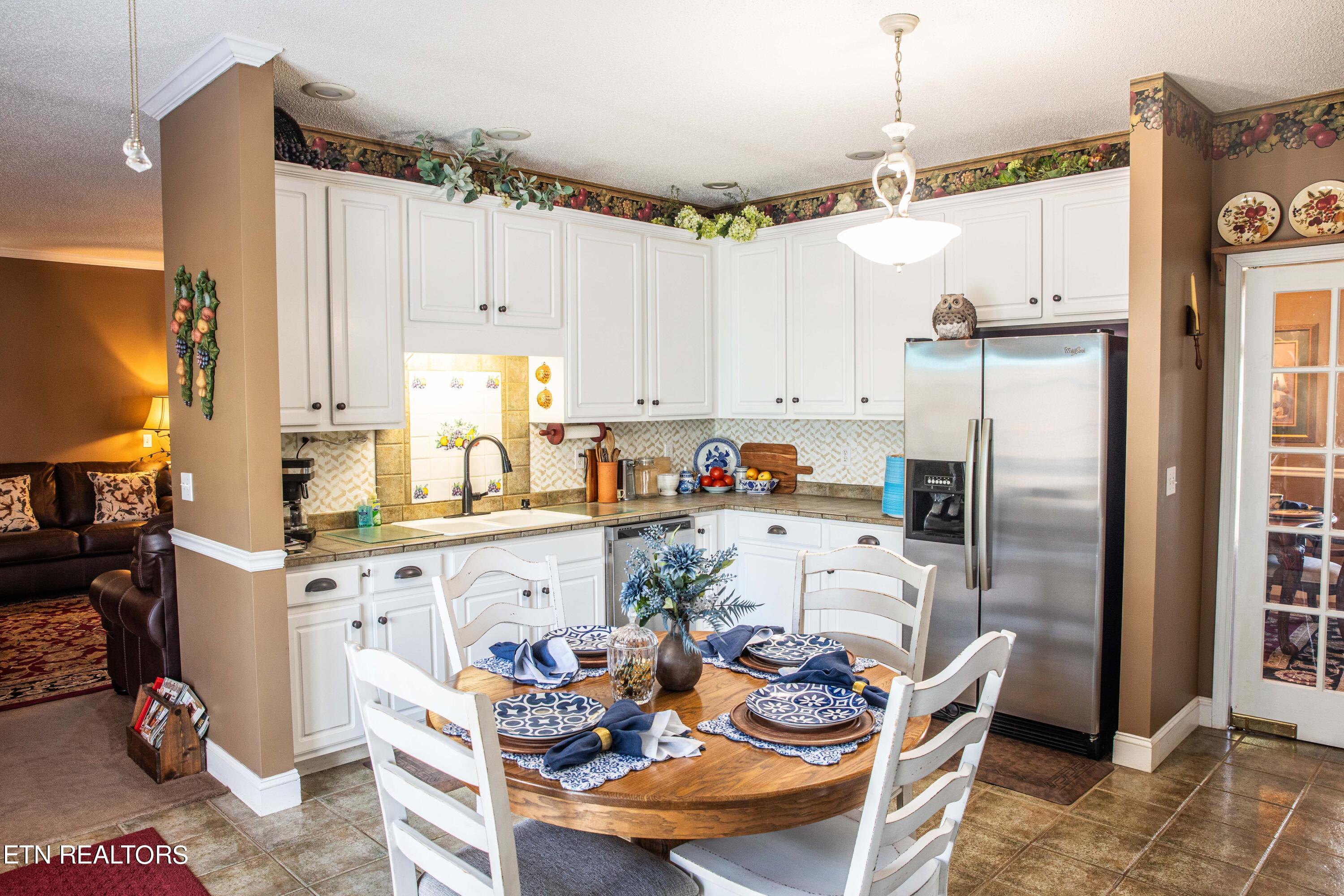 New Tazewell, Tennessee, 37825, United States, 5 Bedrooms Bedrooms, ,4 BathroomsBathrooms,Residential,For Sale,1795344
