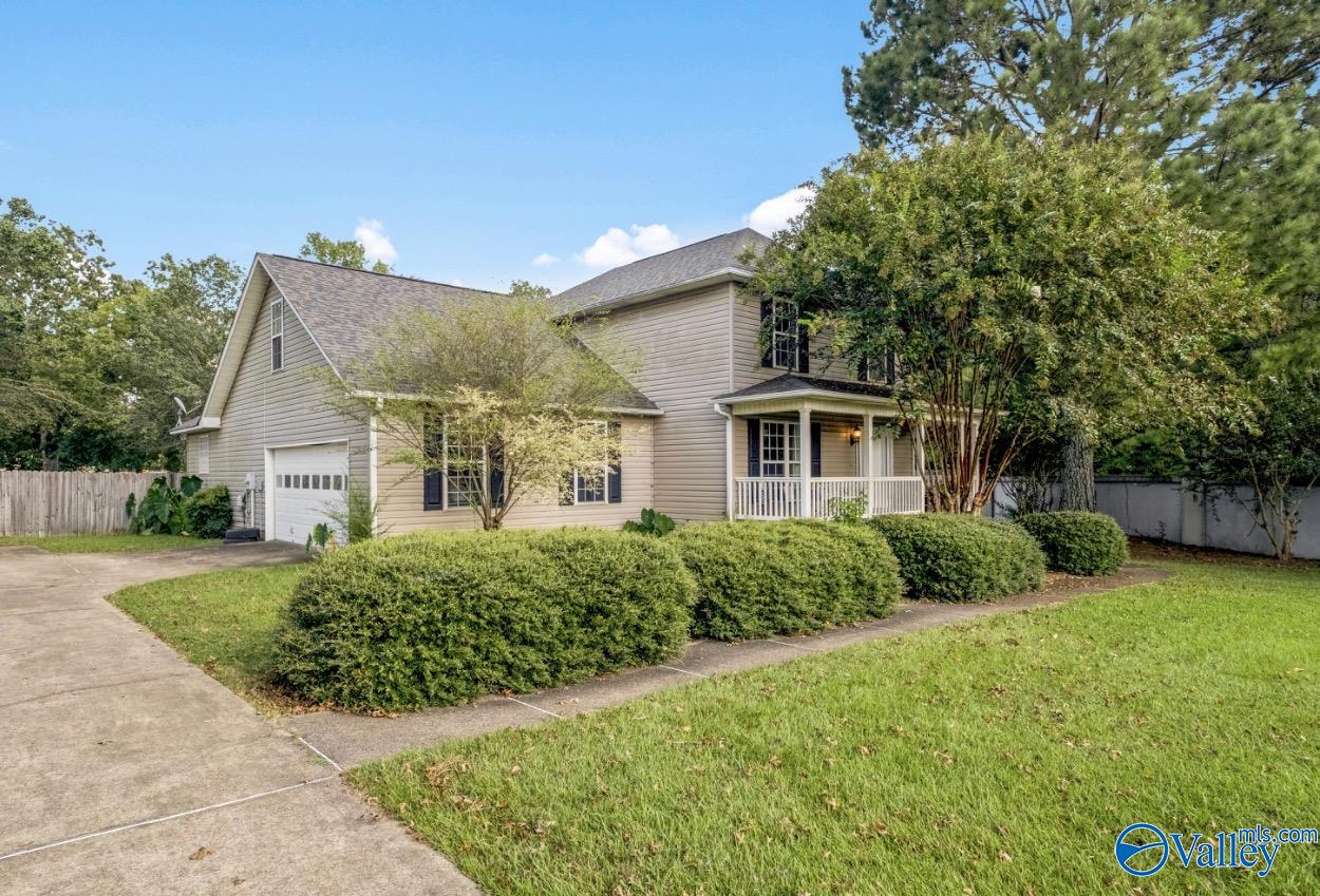Street Andrews St, Rainbow City, AL 35906