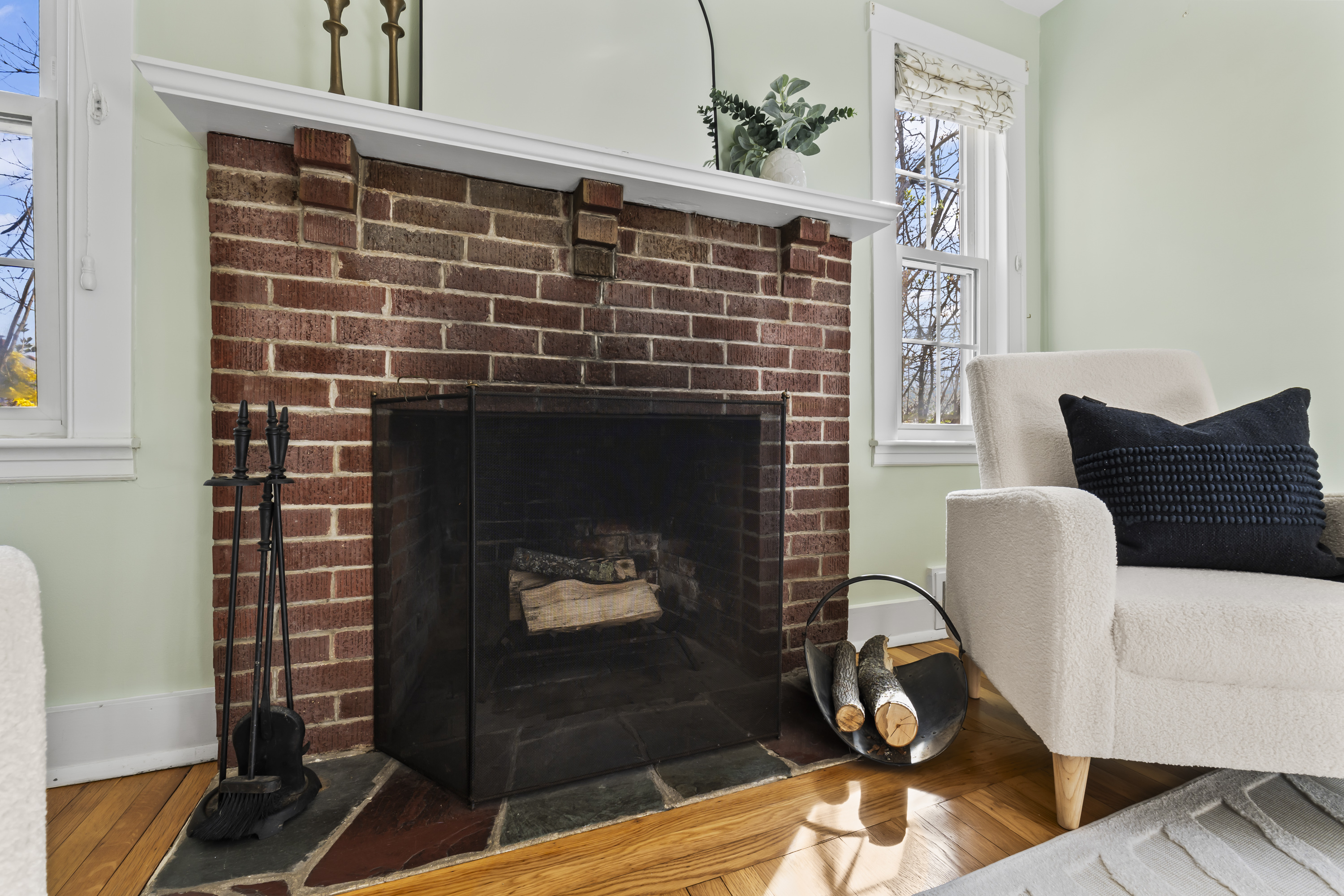 Falmouth, Maine, 04105, United States, 3 Bedrooms Bedrooms, ,2 BathroomsBathrooms,Residential,For Sale,1794593