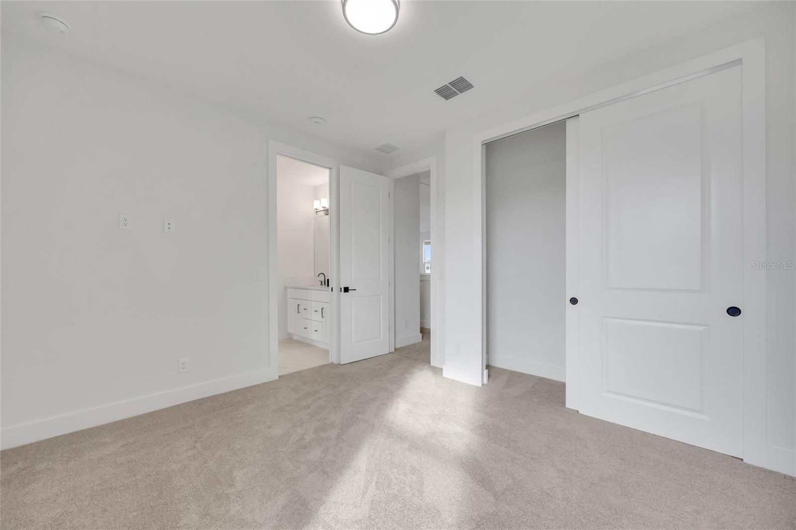 WINTER GARDEN, Florida, 34787, United States, 4 Bedrooms Bedrooms, ,4 BathroomsBathrooms,Residential,For Sale,2014519