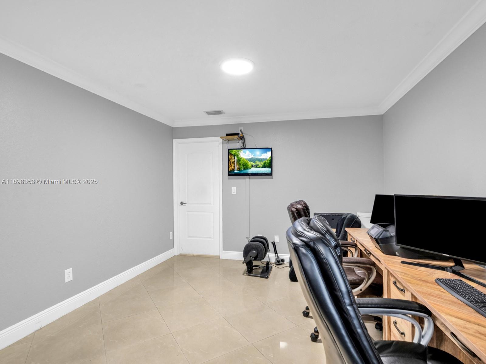 Miami, Florida, 33175, United States, 4 Bedrooms Bedrooms, ,2 BathroomsBathrooms,Residential,For Sale,1979447