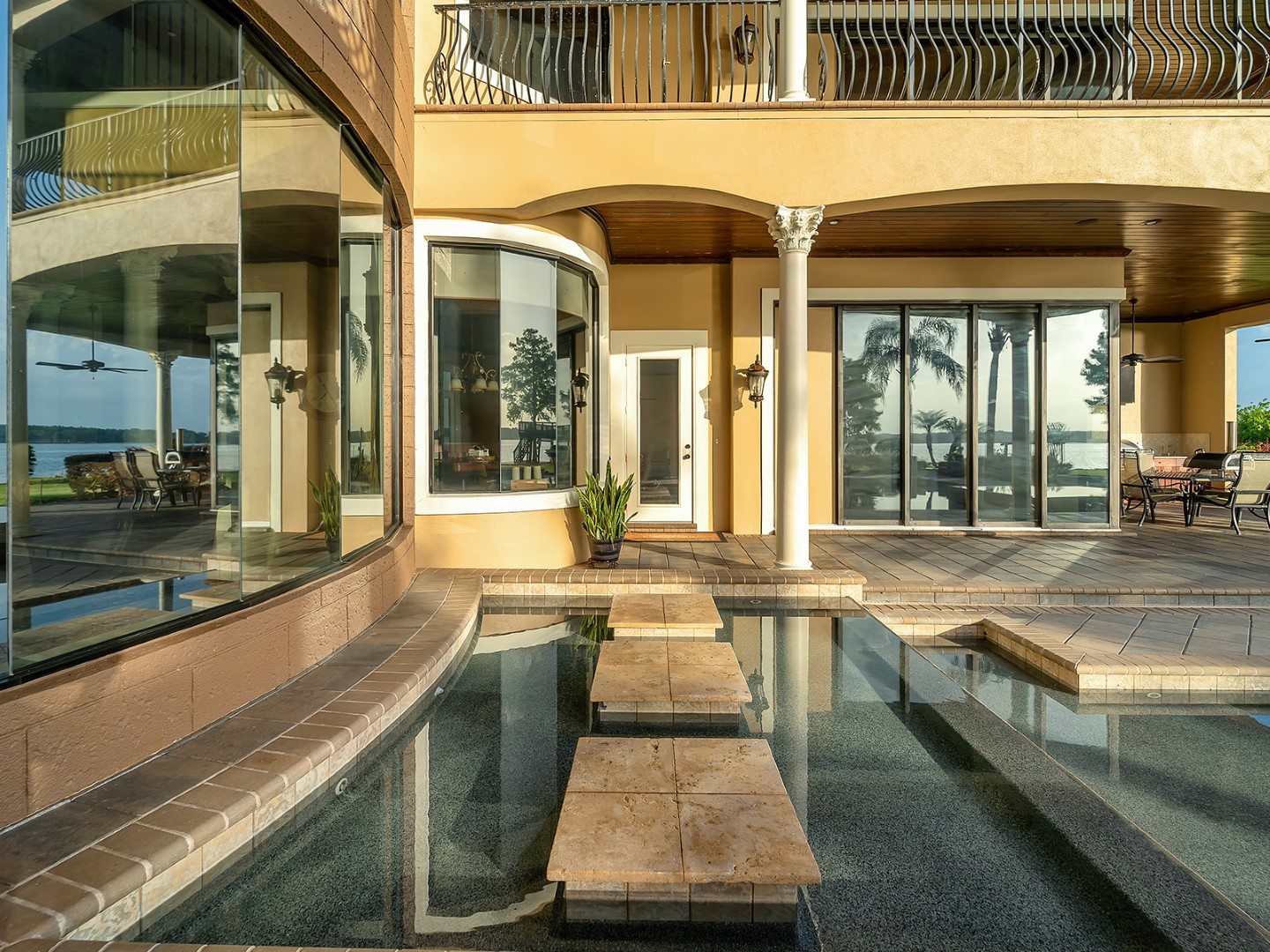 Thonotosassa, Florida, 33592, United States, 5 Bedrooms Bedrooms, ,6 BathroomsBathrooms,Residential,For Sale,1979751