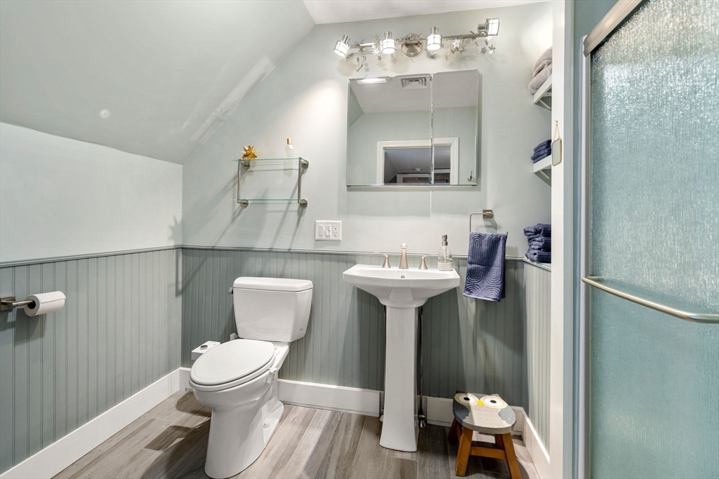 Merrimac, Massachusetts, 01860, United States, 4 Bedrooms Bedrooms, ,2 BathroomsBathrooms,Residential,For Sale,1988348