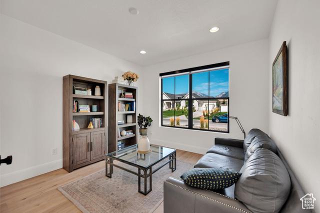 Draper, Utah, 84020, United States, 4 Bedrooms Bedrooms, ,4 BathroomsBathrooms,Residential,For Sale,1981128