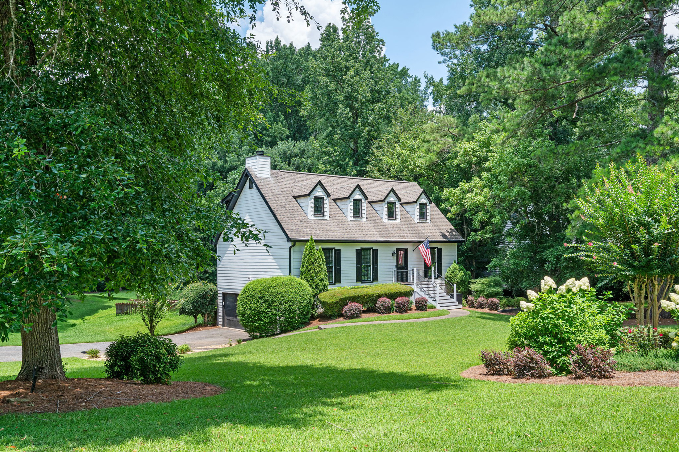  Exceptional Home Nestled on 0.83+/- Acre Picturesque Corner Lot - 物件實景